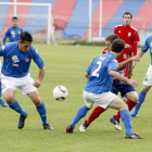 El equipo berciano no pudo igualar el gol inicial de los abulenses y terminó cayendo.