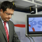 El secretario de Organización del PSOE, Oscar López , seguirá en el cargo después de que la Ejecutiva Federal de su partido haya rechazado su dimisión por la gestión de la moción de censura en Ponferrada (León),