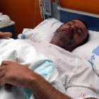 El piloto Ramón Gutiérrez se recupera de sus lesiones en el Complejo Hospitalario de León.