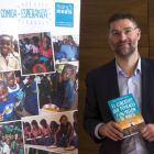 Magnus MacFarlane-Barrow, escritor británico y fundador de la ONG Mar's Meals, dedicada a ofrecer comida diaria a niños durante el curso escolar en algunos de los países más pobres del mundo. QUIQUE GARCIA
