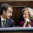 Imagen de archivo de Zapatero hablando con Salgado durante un pleno en el Congreso.