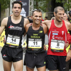 Kike Fernández Pinedo (dorsal 14) finalizó tercero en la Behobia-San Sebastián en la que Álex Martínez era cuarto
