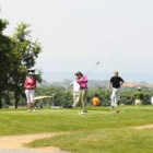 El torneo de Inversis Banco reunió ayer a 120 jugadores en el León Club de Golf.