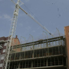 Construcción de un edificio en la capital leonesa. PABLO