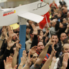 Trabajadores de Iberia se manifiestan en la T4 del aeropuerto de Barajas en febrero.