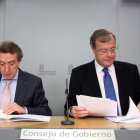 De Santiago-Juárez y Antonio Silván minutos antes de comenzar la rueda de prensa del Consejo.