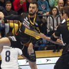 Alex Costoya, jugador del Abanca Ademar, volvió a tener ayer minutos y protagonismo con la selección española.