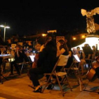 Cuarenta jóvenes músicos interpretaron piezas de compositores clásicos.