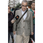 Basterra, tras asistir al registro en una casa de su ex mujer.
