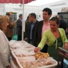 La feria de Quintana de Rueda acoge una variedad de productos agroalimentarios de la comarca