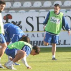 Trecarichi (agachado) y Omar pueden debutar hoy con la Ponferradina.