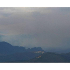 Incendio en la frontera entre el Bierzo y Orense visto desde Ponferrada