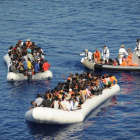 Operación de rescate de inmigrantes de la Eunavfor.