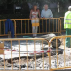 La concejal de Obras, Gema Cabezas, visitó ayer las obras de reparación de los pasos.