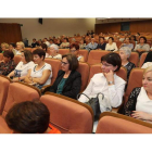 Alumnos asistentes al acto de clausura de la universidad de la experiencia. L. DE LA MATA