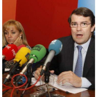 Isabel Carrasco y Fernández Mañueco, ayer en la ciudad.