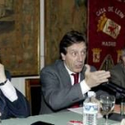 Rafael Álvarez, Ángel Villalba y Jaime González, en la casa de León