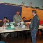 Un momento de la jornada electoral en La Robla, que se desarrolló con total normalidad