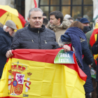 Concentración en León convocada por la Plataforma 'España Existe', para mostrar su desacuerdo con los pactos para la formación del nuevo Gobierno