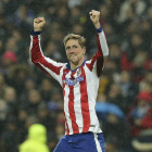 Fernando Torres marcó ayer sus dos primeros goles como jugador del Atlético en el Bernabéu