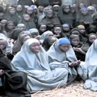Fotografía difundida por Boko Haram de las jóvenes que secuestró en Chibok.