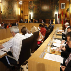 Un momento del Pleno celebrado ayer en el Palacio de los Guzmanes, sede de la Diputación