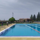 Imagen de la piscina de adultos de Santa María del Páramo. DL