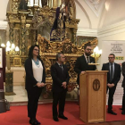 La subdelegada y el alcalde, junto al juez de la cofradía y representantes de la Once. A. VALENCIA