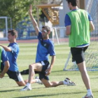 Luis Prieto entrenó ayer con una gasa que protegía los cinco puntos aplicados en Zamora.
