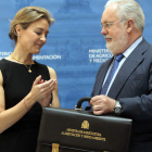 Tejerina recibe la cartera del Ministerio de Agricultura de manos de su antecesor, Cañete.