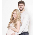 Shakira y Piqué, en la imagen que han distribuido para celebrar el 'baby shower'.