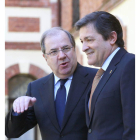 Herrera y el presidente de Asturias, Javier Fernández,  en su encuentro de ayer. EDUARDO MARGARETO