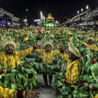 La escuela de samba Unidos da Tijuca rinde homenaje al mundo rural durante la celebración del Carnaval de Río.