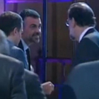 El exconseller Santi Vila saluda al presidente del Gobierno, Mariano Rajoy, durante una entrega de premios de la patronal catalana Fomento del Trabajo.