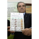 El presidente del Consejo de Colegios de Farmacéuticos, ayer.