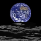 Imagen de la Tierra captada por la nave estadounidense Lunar Reconnaissance Orbiter (LRO), en órbita alrededor de la Luna.