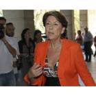 La exministra Magdalena Álvarez llega a los juzgados de Sevilla el pasado 8 de octubre.
