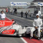 Los pilotos del equipo español Hispania, Vitantonio Liuzzi y el indio Narain Karthikeyan.