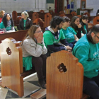 Profesores interinos encerrados en la catedral de La Almudena.