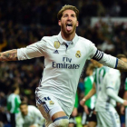 Ramos celebra el gol ante el Betis que le dio el triunfo al Madrid en los últimos minutos.