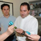Marcelino Pérez, de la ULE, y José Carlos Álvarez y David Espinar, de Bodegas Emilio Moro.