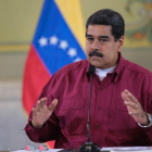 Maduro ha contestado que no aceptará chantajes y que jurará un nuevo mandato junto a los militares.