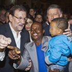 El presidente del Gobierno, Mariano Rajoy, durante el acto electoral que los populares han celebrado en la localidad onubense de Palos de la Frontera.