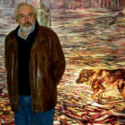 El artistas Pablo Ransa posa delante de una de sus obras