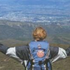 Una peregrina a Santiago de Compostela, admirando la hoya del Bierzo