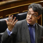 Álvaro Nadal, ministro de Energía, durante un pleno del Congreso de los Diputados.