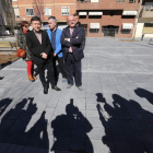 El alcalde y otros concejales del bipartito revisaron las obras de la plaza Sánchez Albornoz.