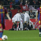 Los jugadores del Sevilla celebran el gol que supuso el empate del equipo andaluz ante el Barcelona
