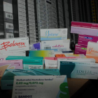Envases de anticonceptivos hormonales que se venden en las farmacias. JAVIER