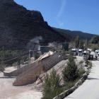 Protesta de camiones en el acceso a la cantera de Peñamala por los impagos de la empresa.